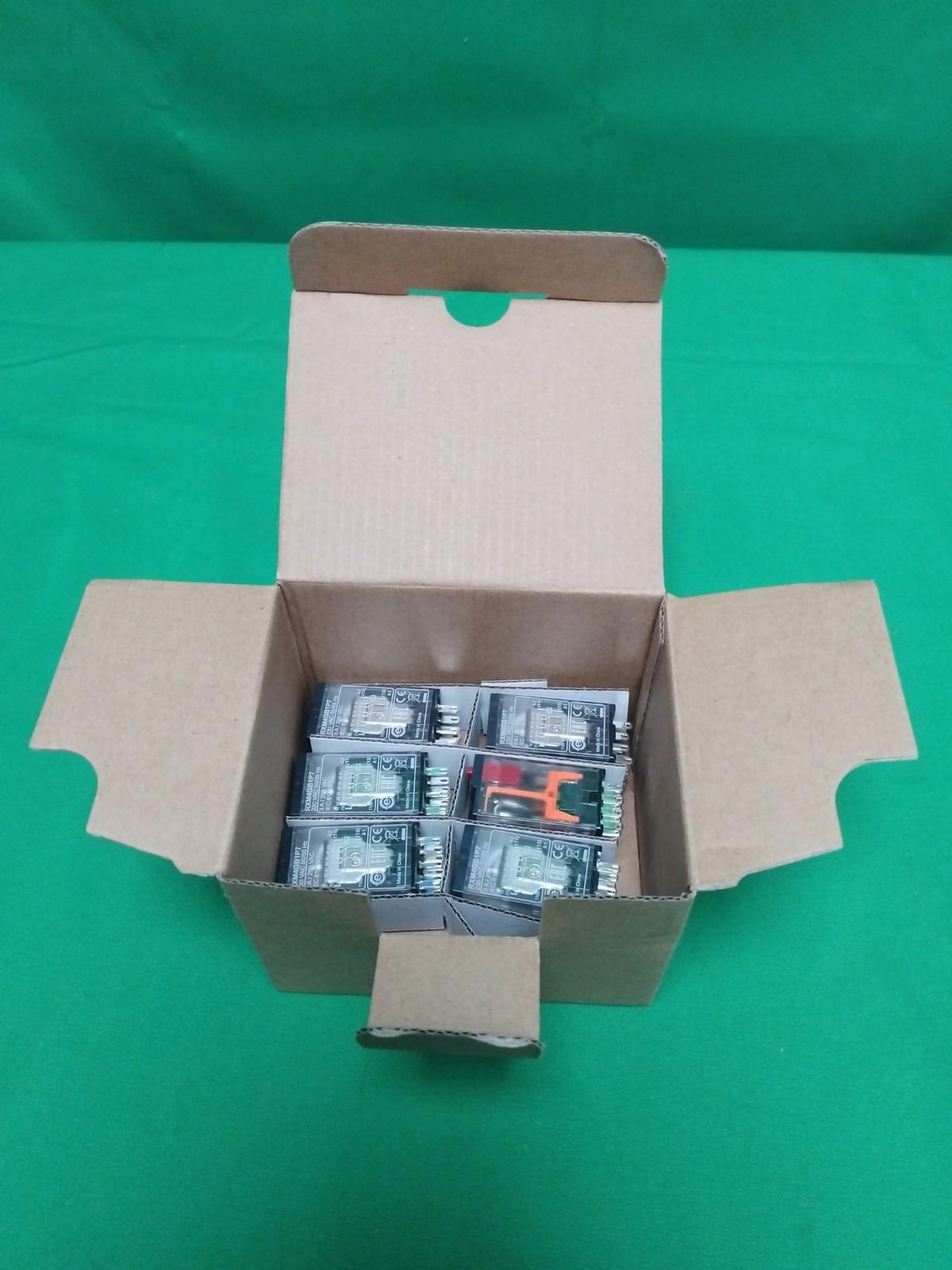 Miniature plug in relay, Harmony, 3A, 4CO, lockable test button, 230V AC