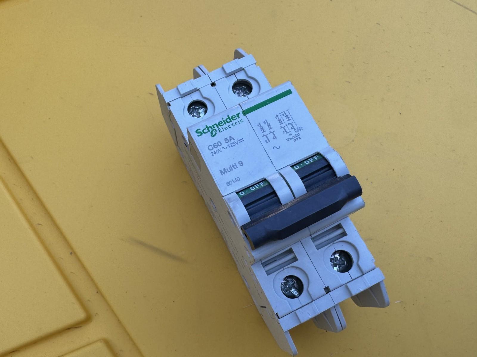 60140 C60 5A) Multi Circuit Breaker. 4A-33/1