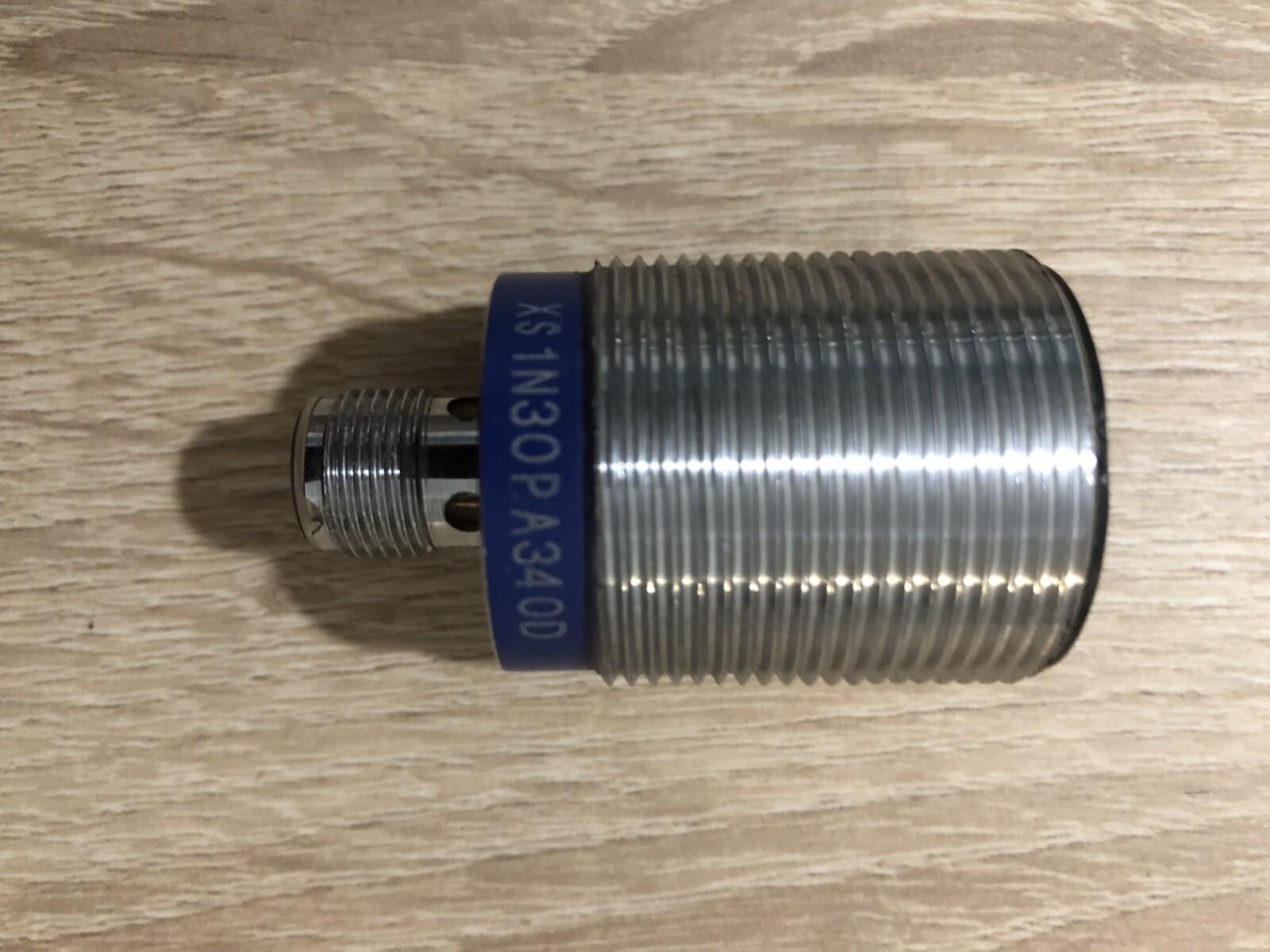 Capteur inductif XS1N30PA340D Inductive sensor _ XS530B1PAM12