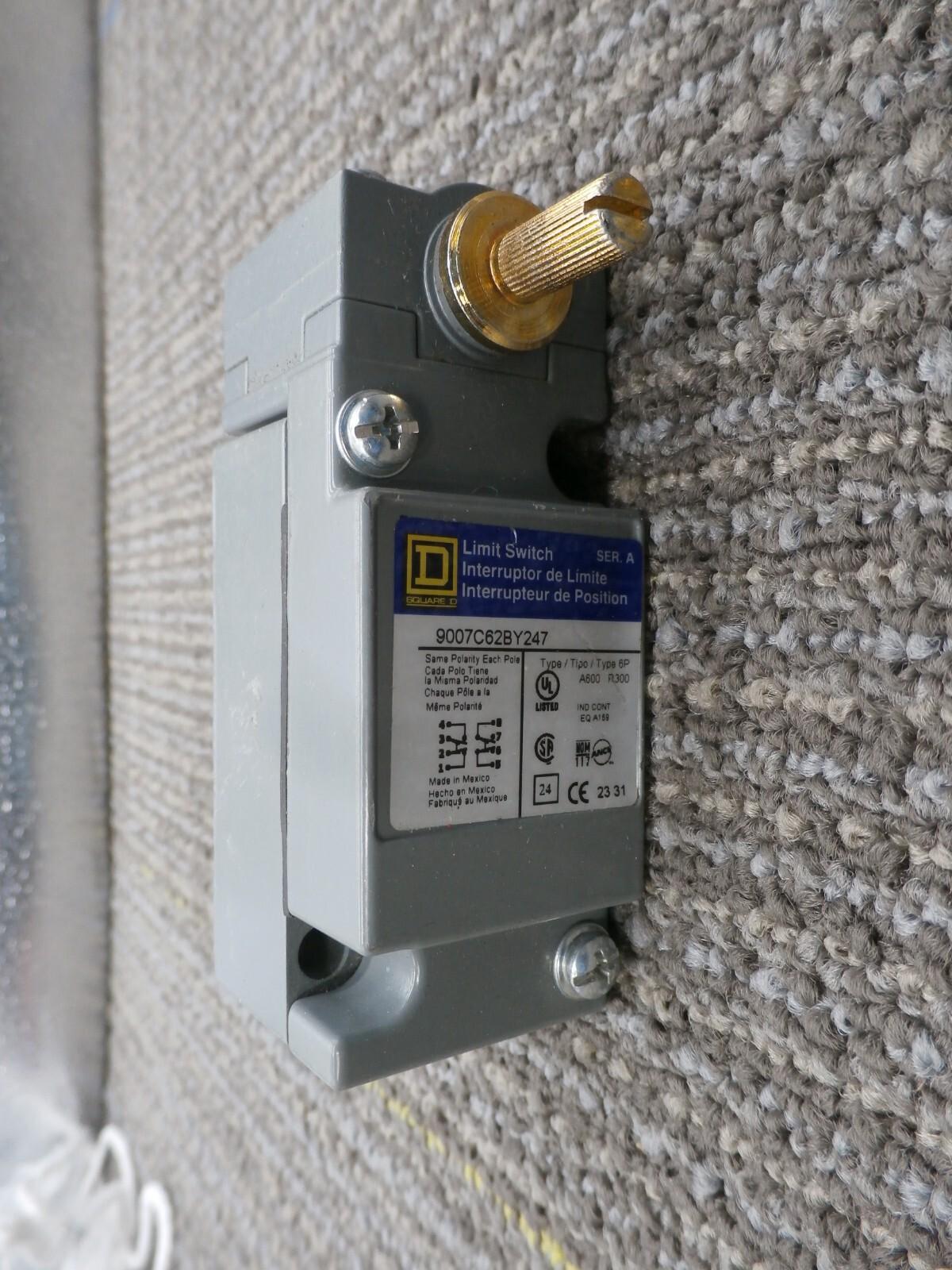 NEMA limit switch, 9007C, heavy duty, standard, spring return lever, standard pretravel, 10A, 600V, 2NO/2NC, NEMA 4, 13