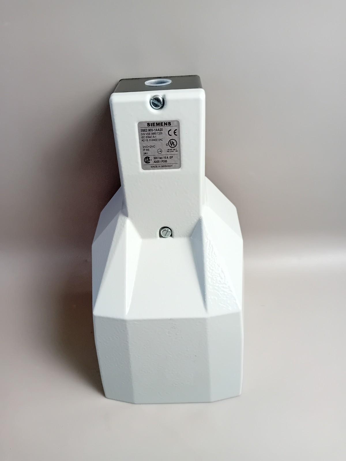 FOOT SWITCH (2 N.O. AND 2 N.C. CONTACTS)