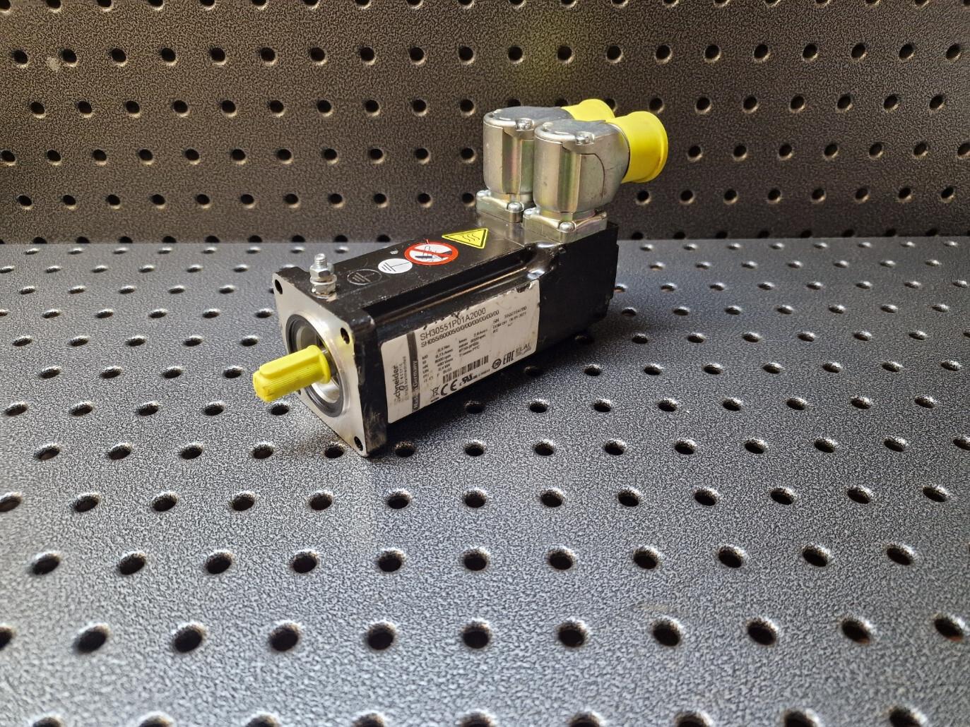 servo motor SH3 055 0,42Nm,no key,single,no brake,90°conn.IP54/IP65,9k RPM