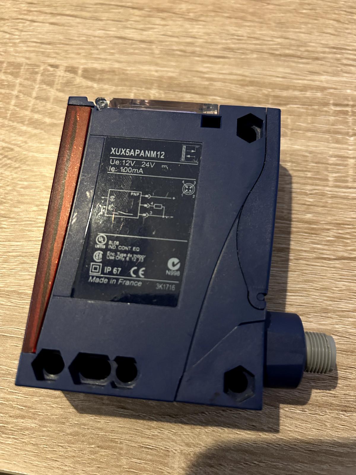 Photoelectric sensors XU, XUX, diffuse, Sn 2.1 m, 12...24 VDC, M12