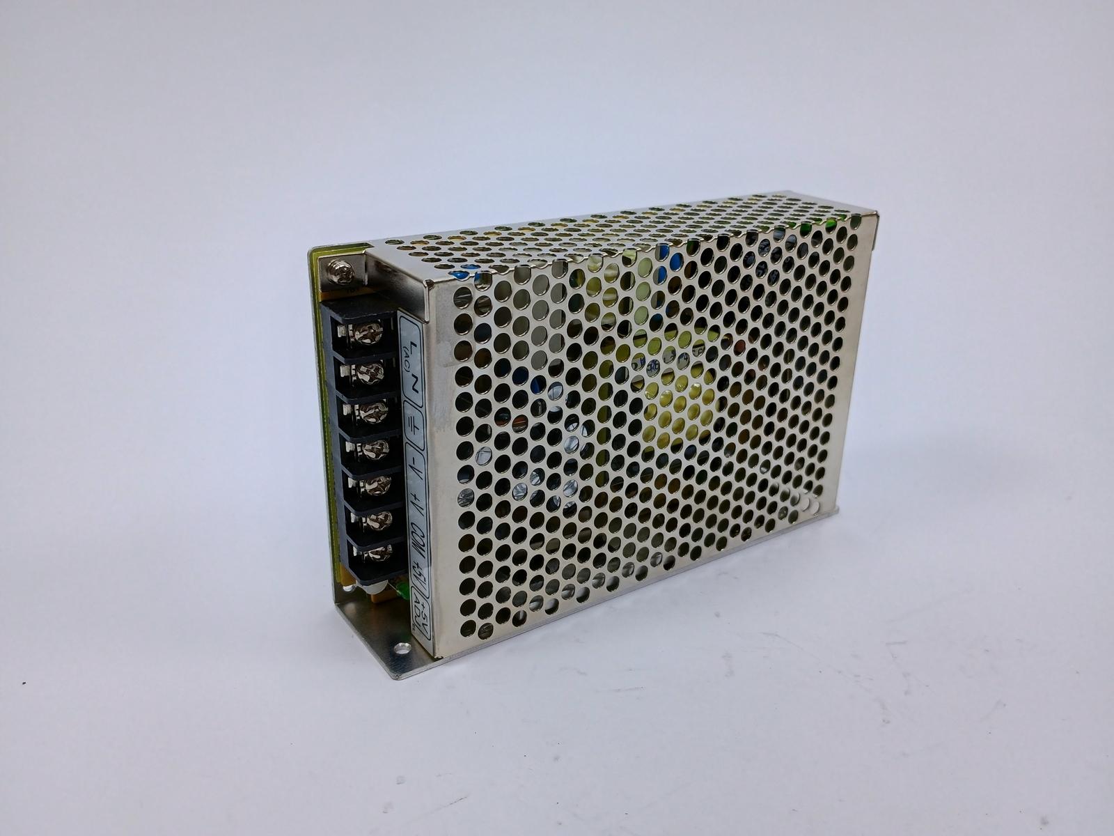 Alimentation T-60C Entrée: 100-240VAC 2A, 50/60Hz