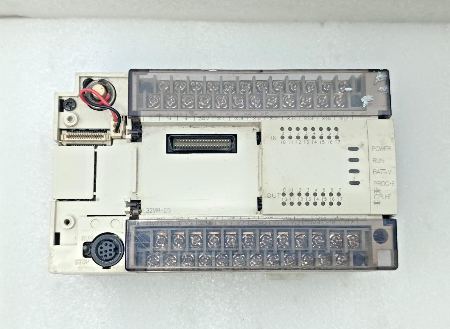 Contrôleur programmable FX2N-32MR-ES/UL