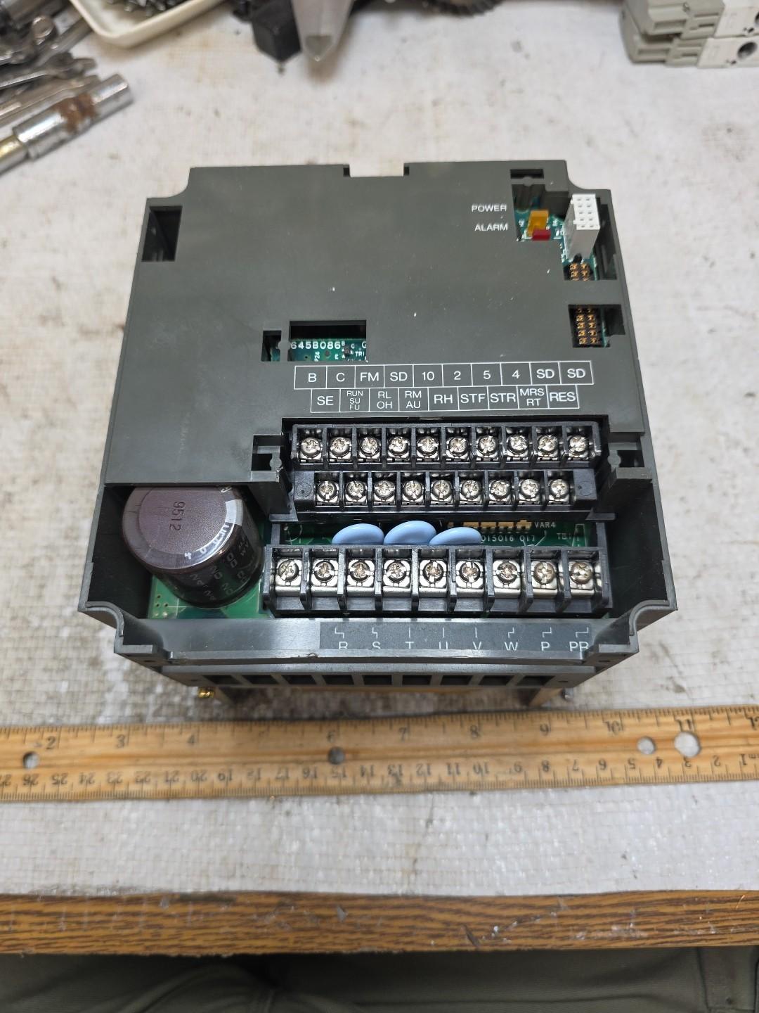 FR-Z024-1.5K Inverter AC200-230V In 8A Out IN EXCELLENT COND