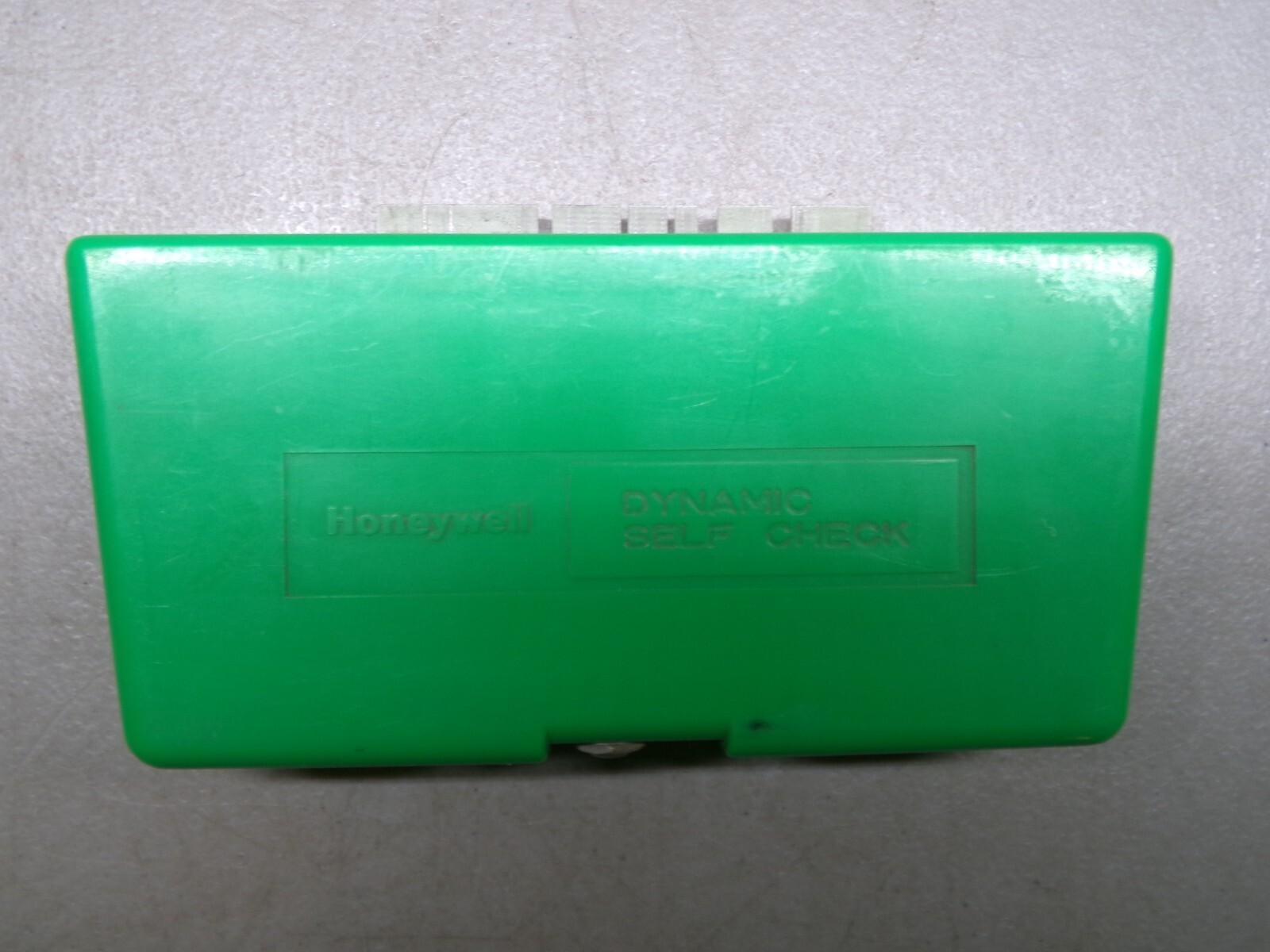 R7247B1003 DYNAMIC SELF-CHECK FLAME AMPLIFIER
