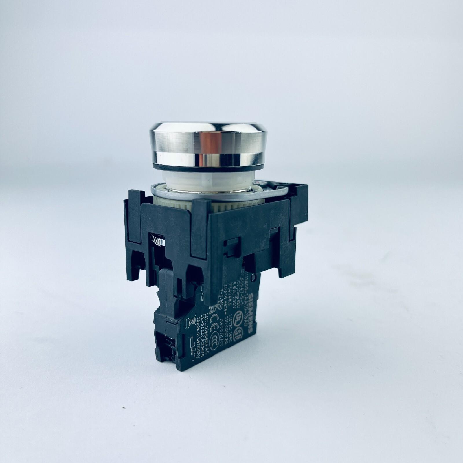 ILLUMINATED PUSHBUTTON, MOM, WHT, FLUSH