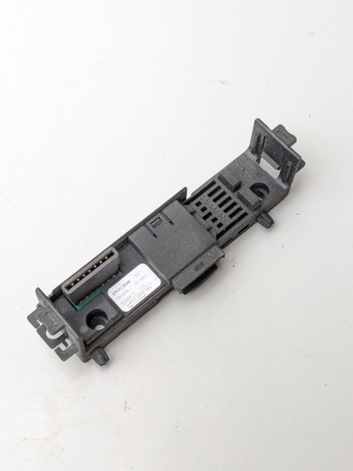 SIRIUS DEVICE CONNECTOR