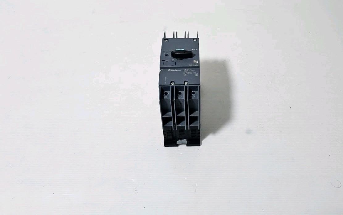 Circuit breaker UL489 15 A