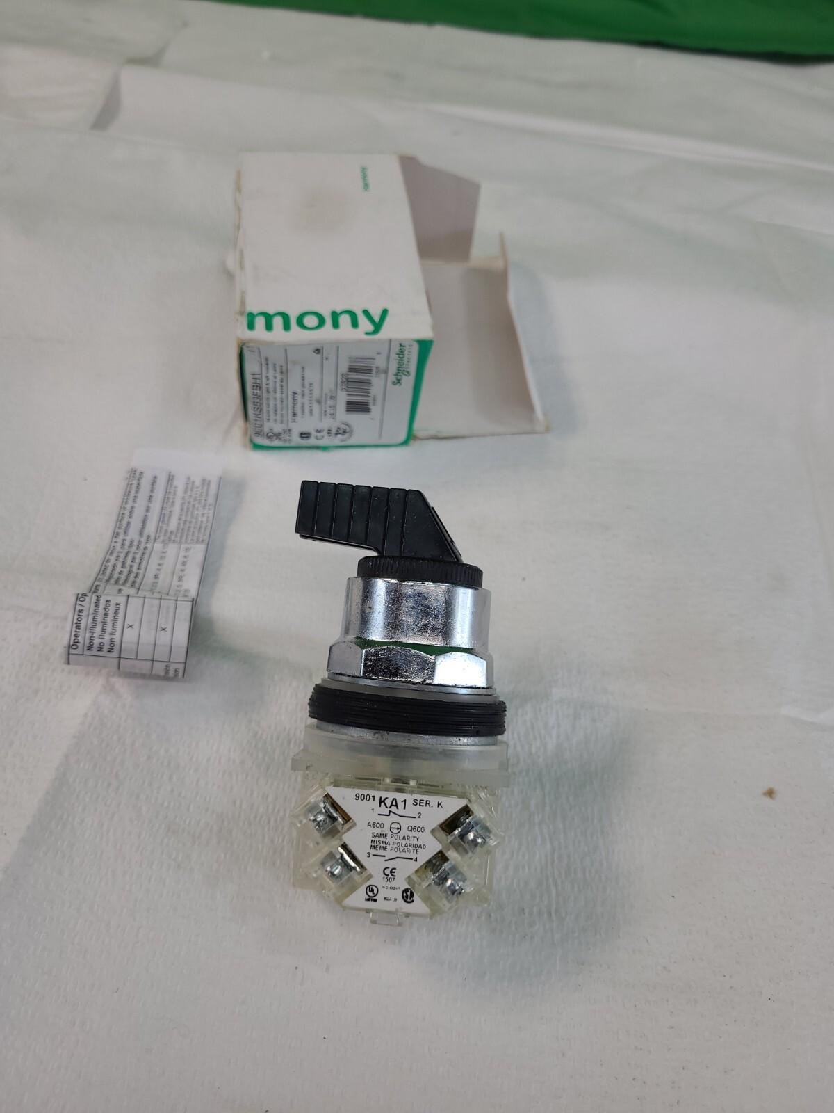 30mm push button, Type K, 3 position selector switch, 6A inductive at 120VAC, 1NO/1NC contacts, black knob, NEMA 4, 13
