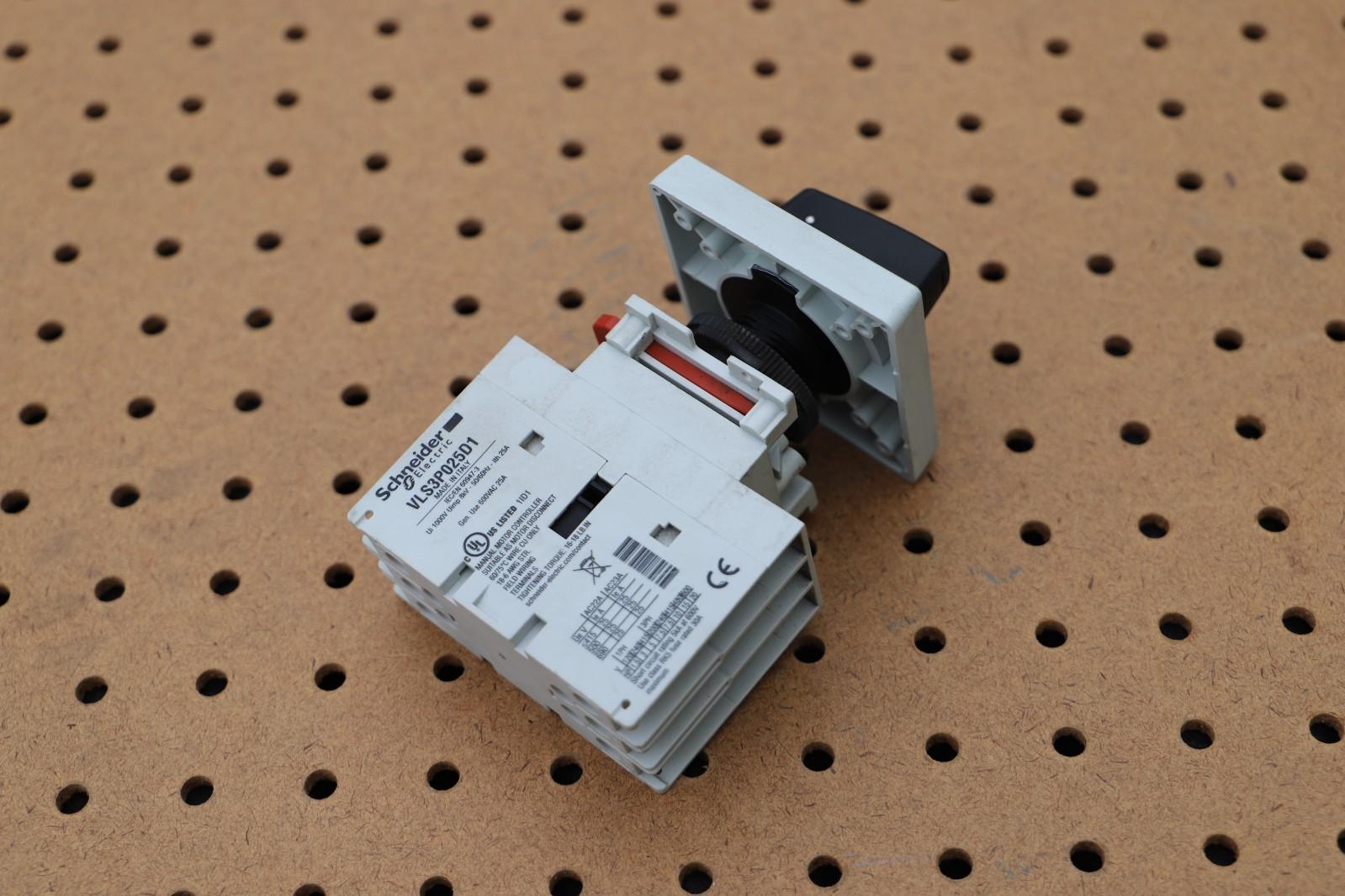 Disconnect switch, TeSys VLS, body switch, 25A, 15HP at 480VAC, UL508,three phase, 5kA SCCR, size 1, door mount