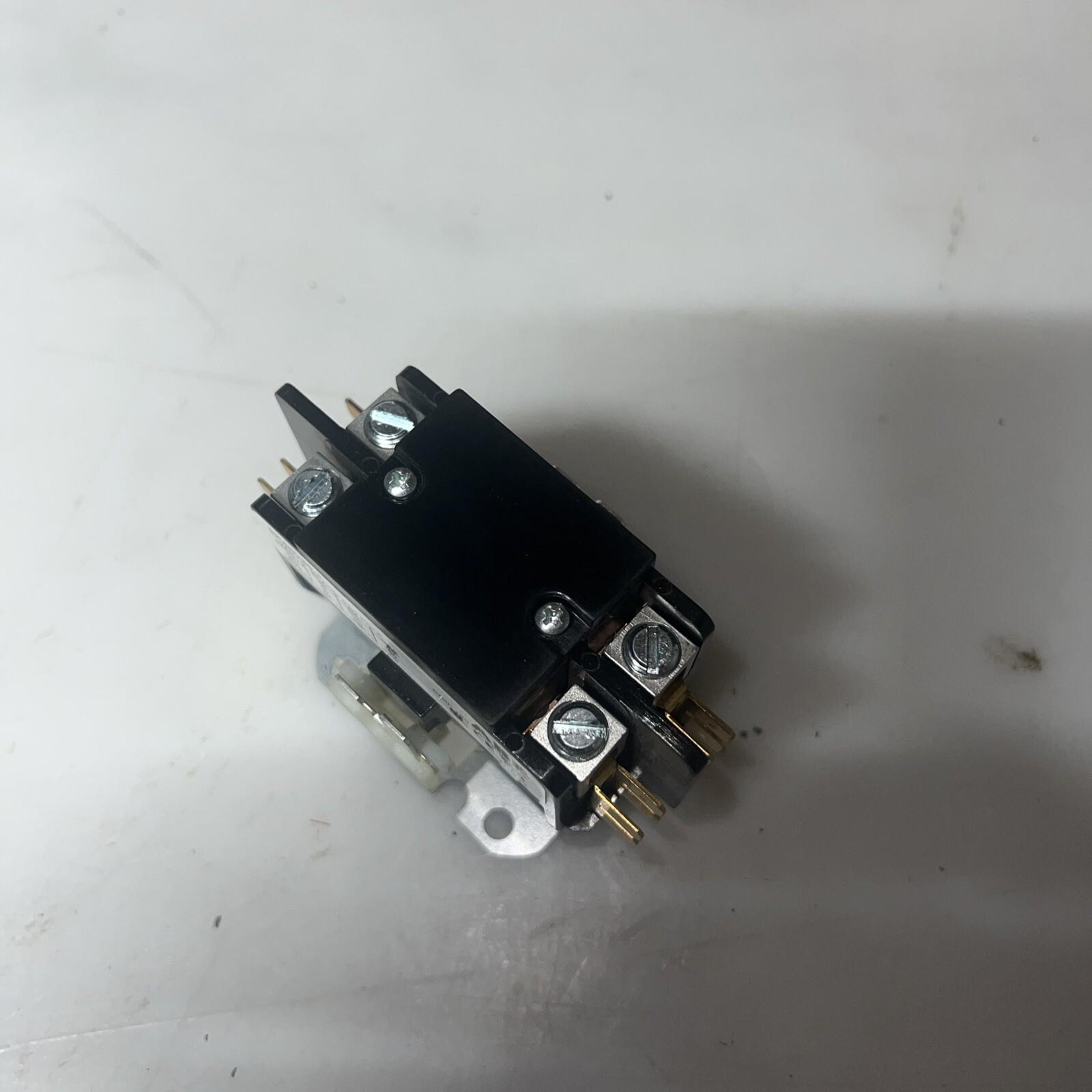 DP CONTR,40A,2P,120/60