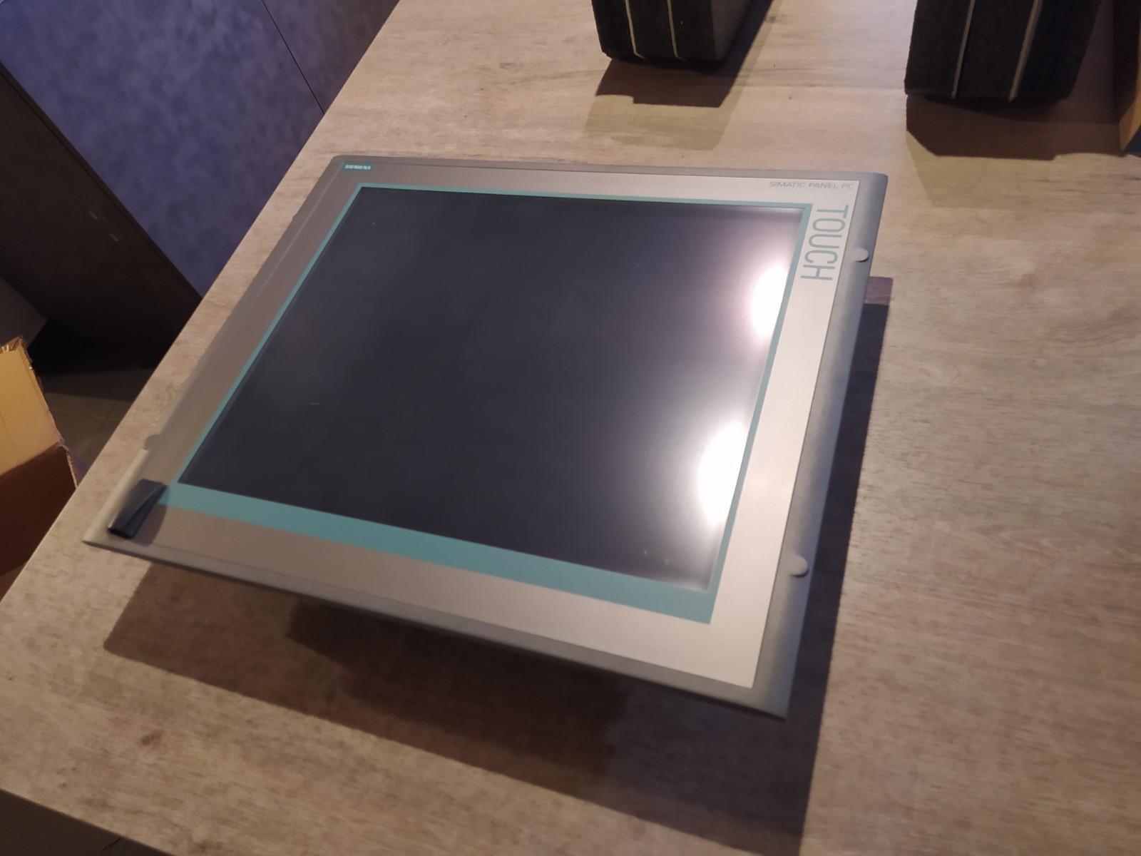 SIMATIC HMI IPC477C 6AV7884-5AA10-3BE0