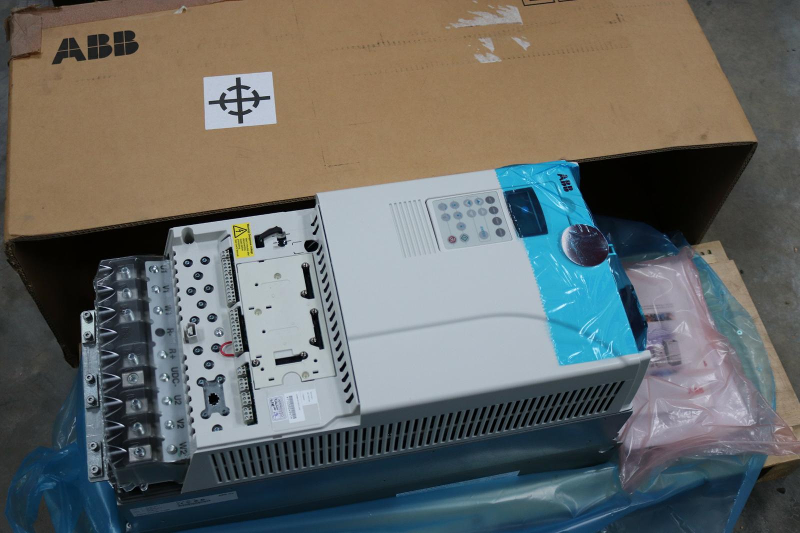 Industrial AC Inverter Drive 3PH 380-415V 400V 100HP ACS800-04-0100-3+J400