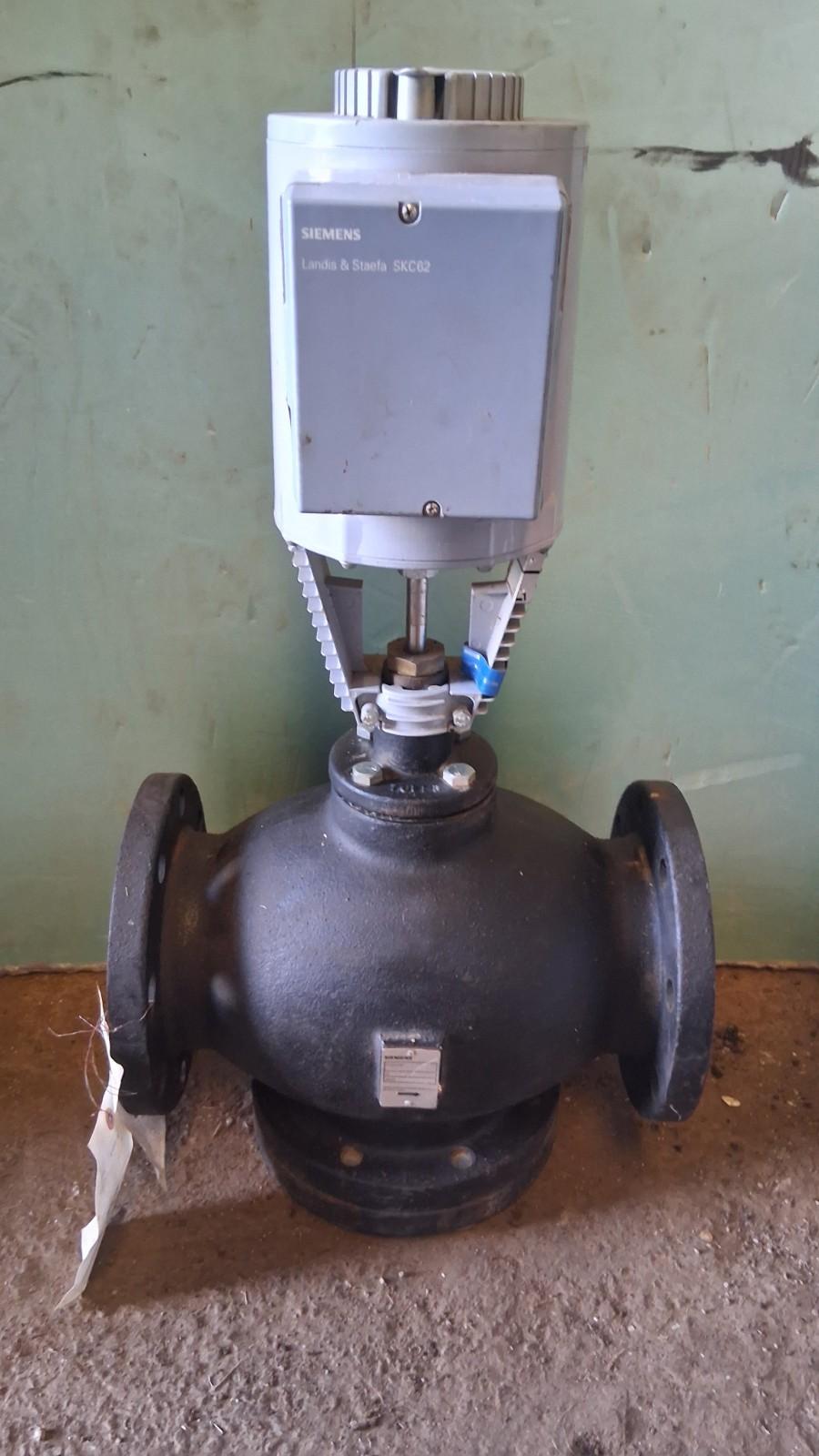 599-05993 2-Way 5" Flowrite Valve CV 250, Landis & Staefa SKC62 Actuator