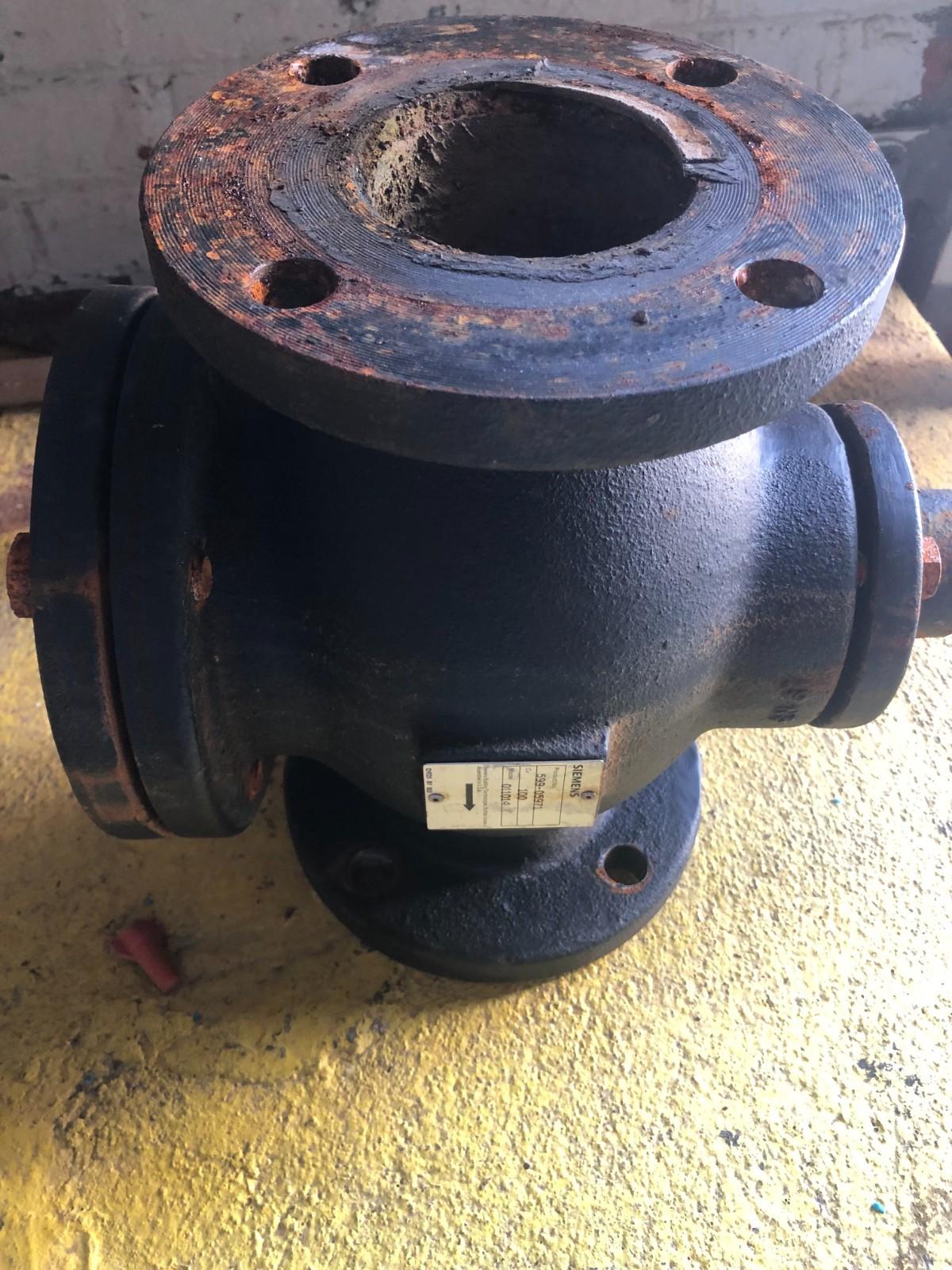 599-05971 3" Flanged Globe Valve Way