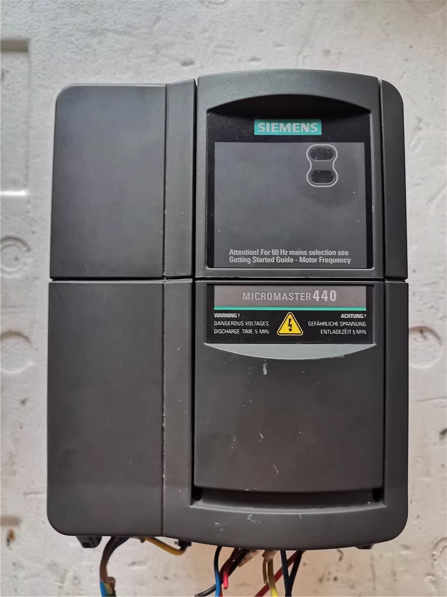 6SE6440-2UC22-2BA1 2.2KW 220V