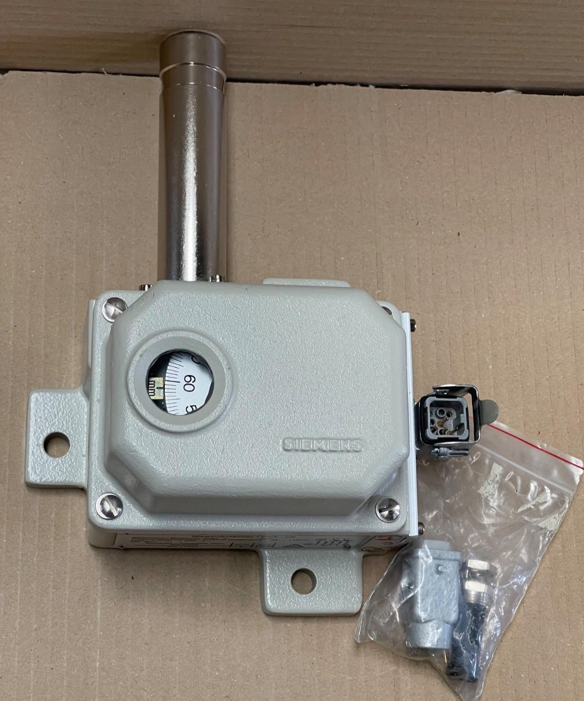C74451-A1390-A102 Displacement/Position Sensor Feedback Transducer