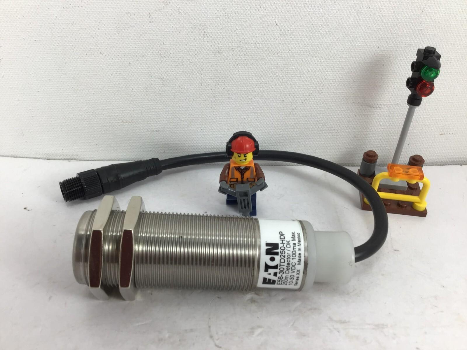 Eaton harsh-duty sensor, E58 Tubular 30mm Photoelectric Sensor, 1.18 dia, dist. 800 Ft., PNP and NPN Open Collector, PNP: 100 mA, NPN: 100 mA at 30Vdc, 4 Pin Pigtail M12 Connector input, Latching short circuit, Thru-Beam, 7 In. (.18m)