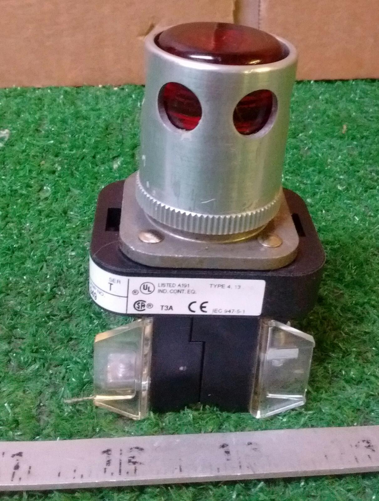 30.5mm Type 4/13 Mom. Contact PB-Illum., Blue, Ext. Hd w/ Guard, Incand./No Options, 120V AC, 1 NO-1 NC