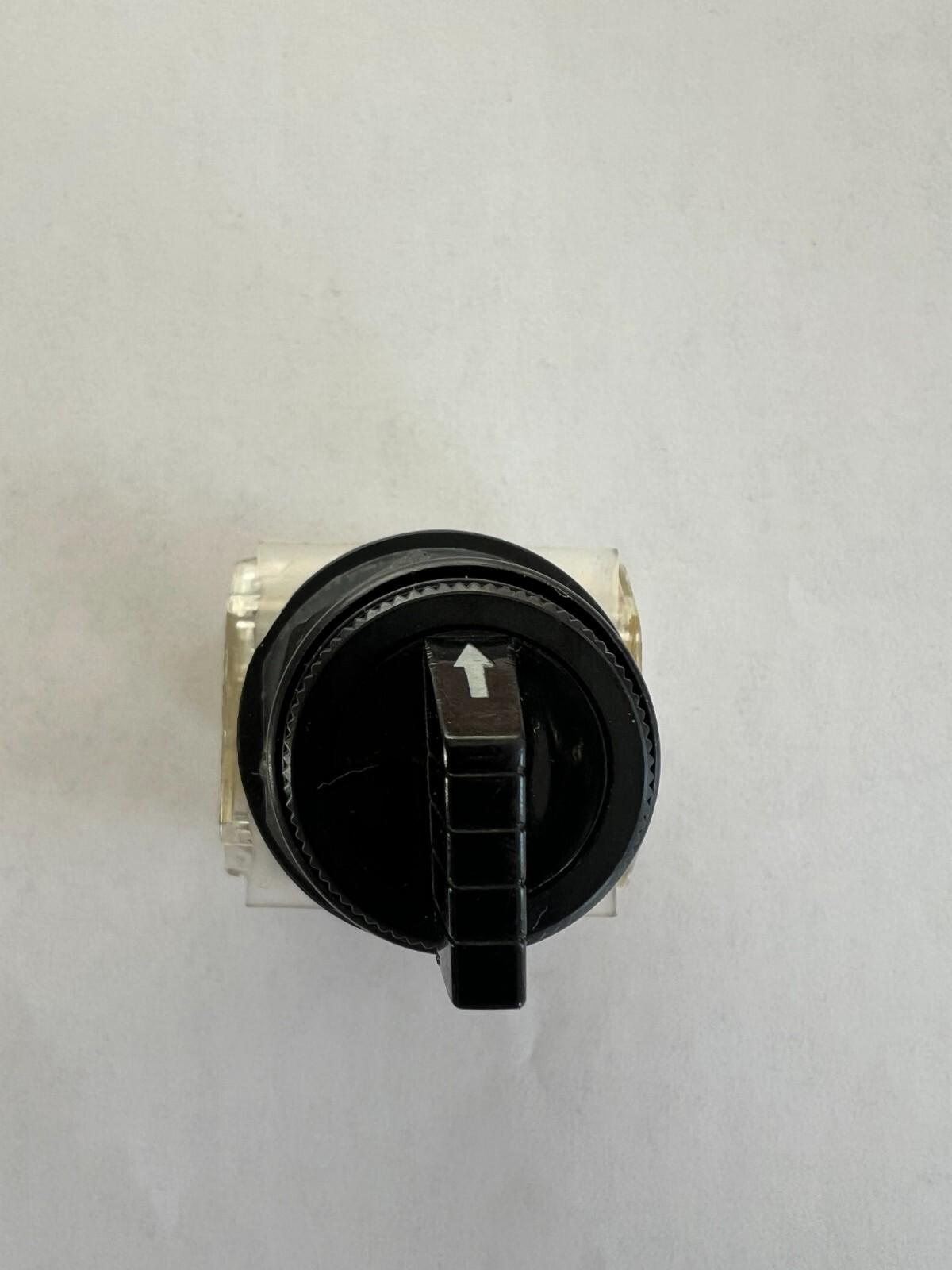 Head for selector switch, Harmony 9001SK, plastic, standard handle, black, 30mm, 3 positions, return both sides to center, cam code 3
