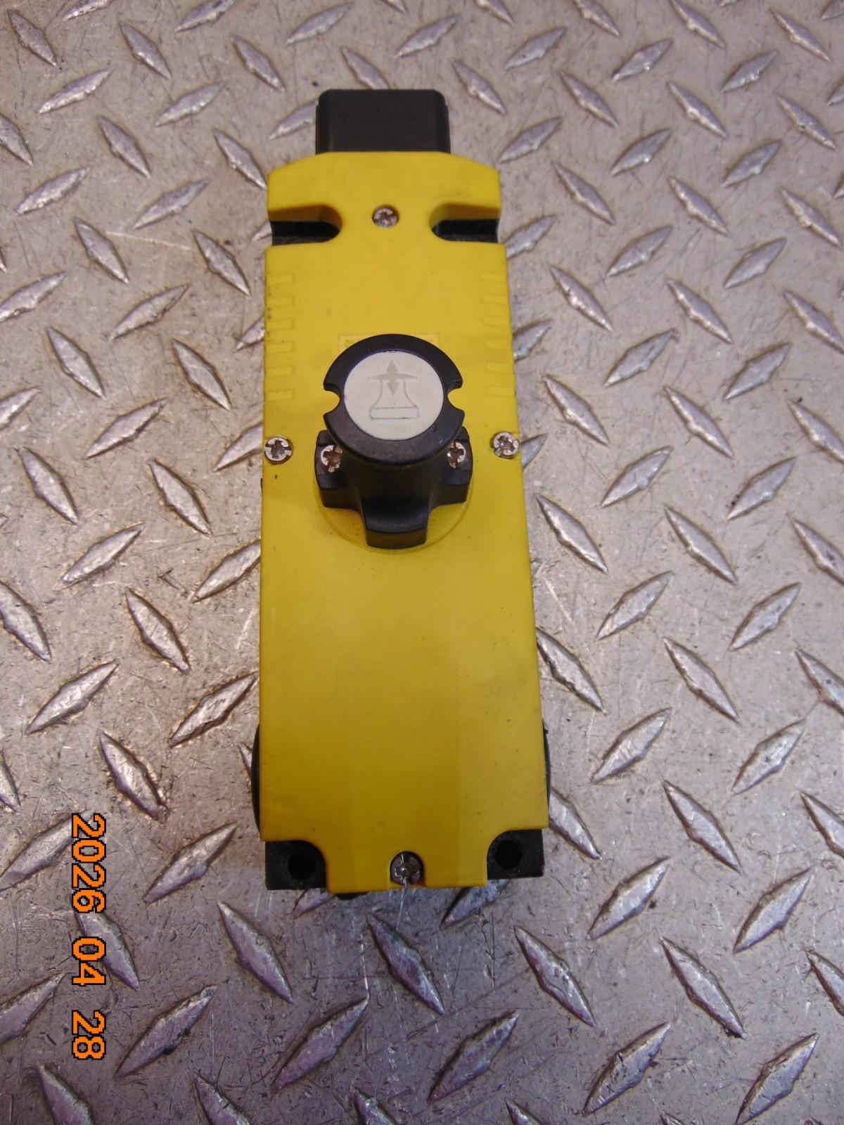 INTERLOCK SW, MECH LOCK_SOL UNLOCK, 24VDC