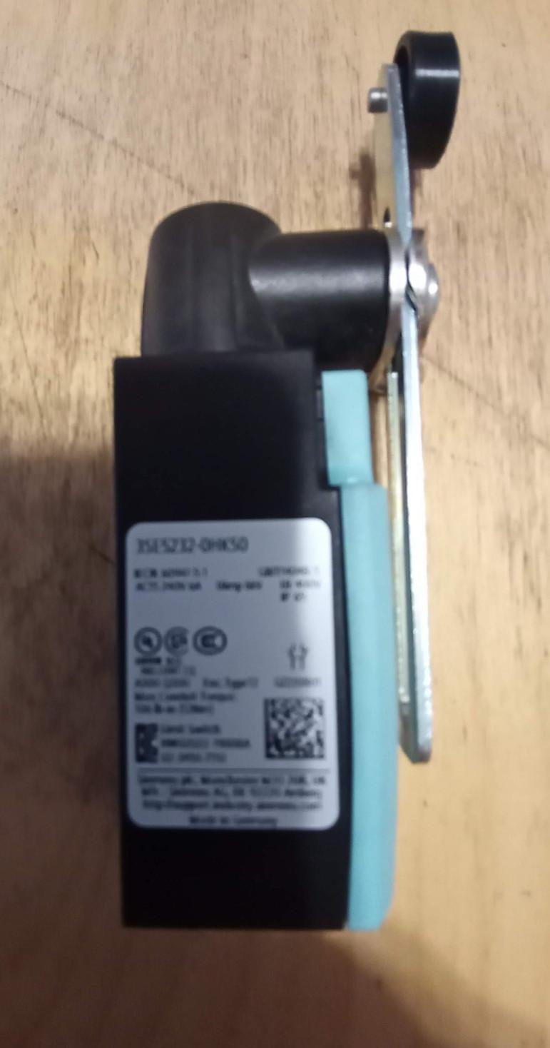 LIMIT SW, ADJ ROLLER CRANK, 1NO+1NC, M20