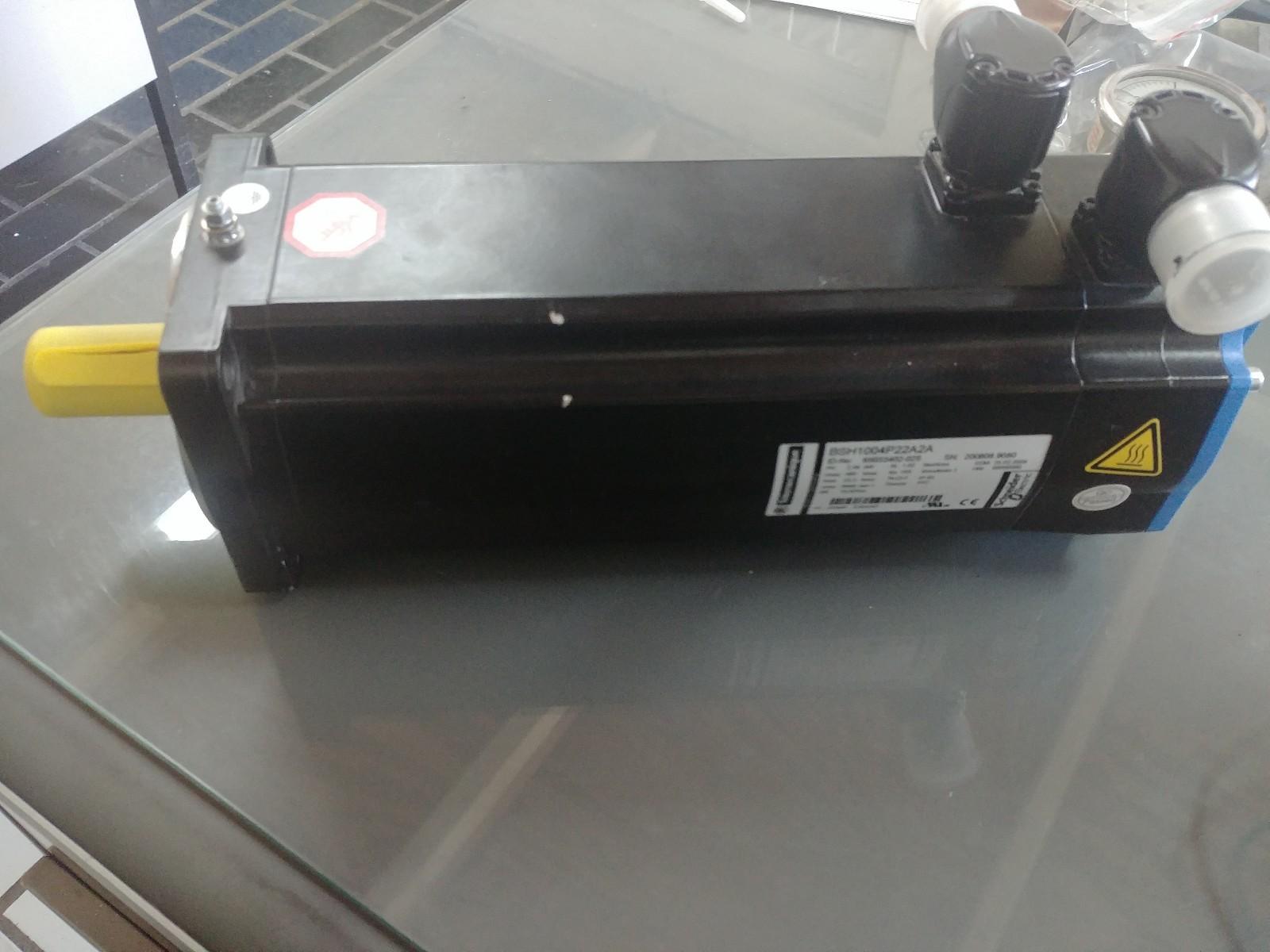 AC servo motor BSH, Lexium 05, 9.31N.m, 1500rpm, untapped shaft, without brake, IP65