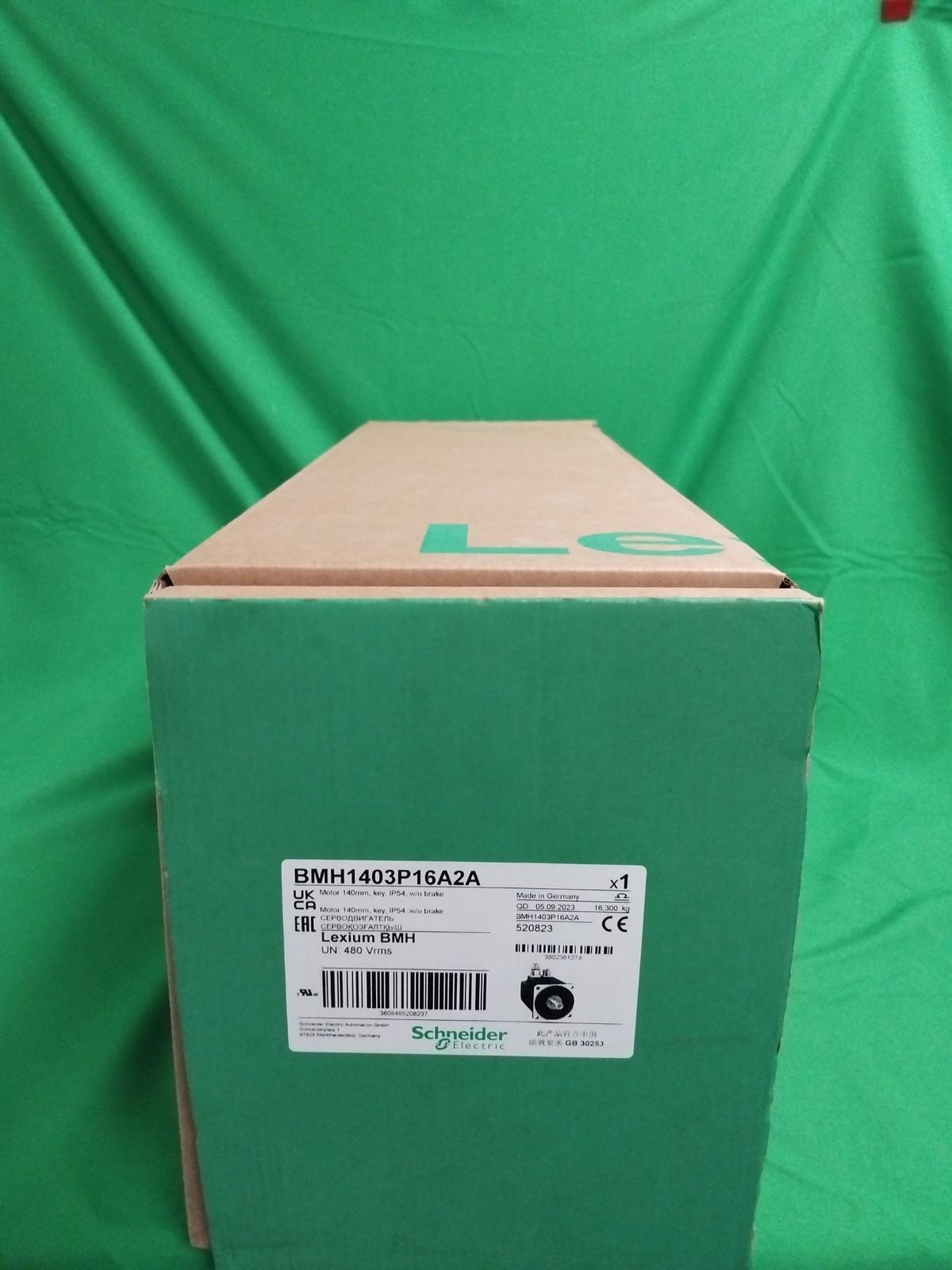 servo motor BMH, Lexium 32, 24Nm, 4000rpm, keyed shaft, without brake, IP54, 16bit encoder, 3 phases