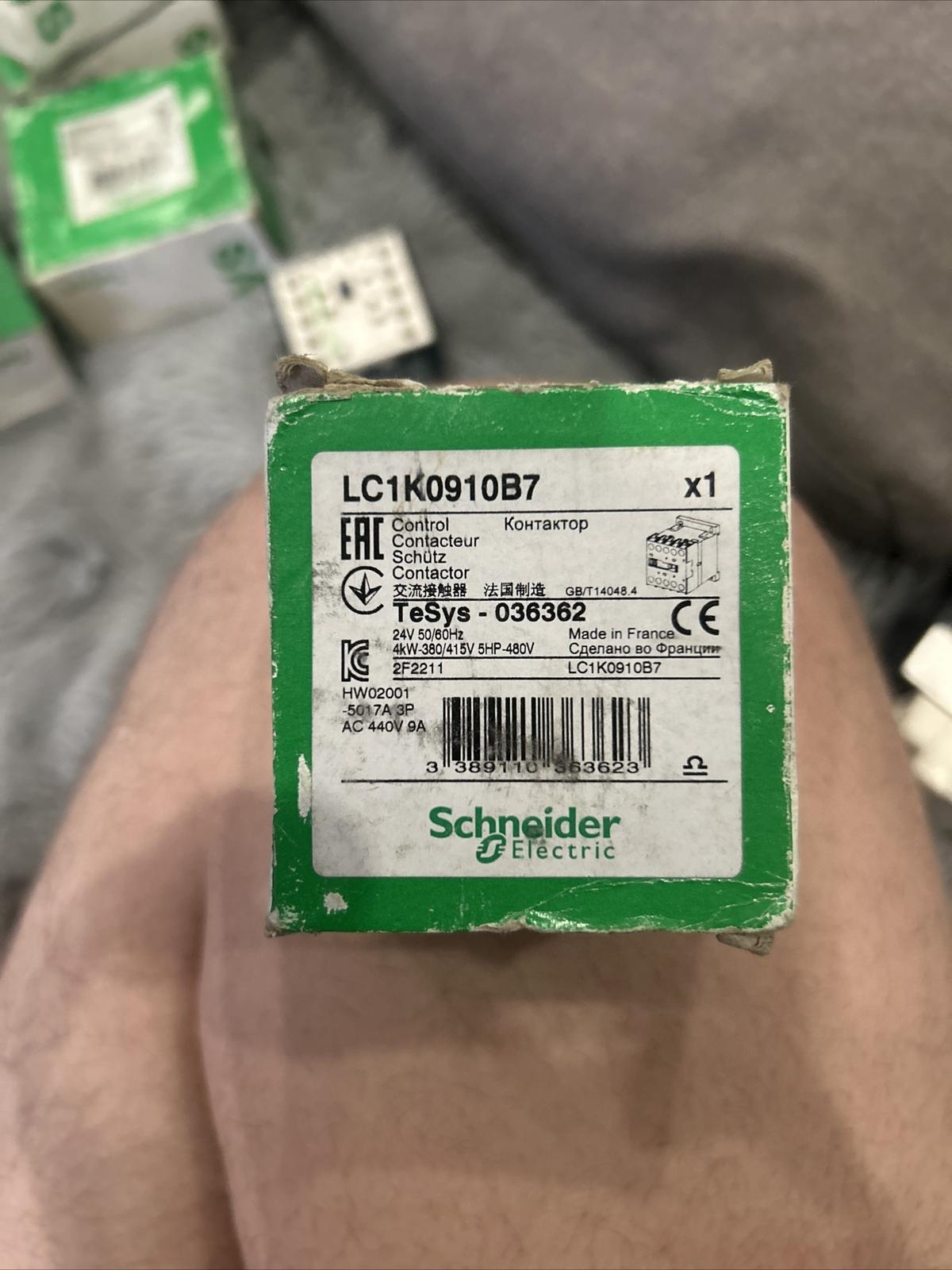 Contactor, TeSys K, 3P, AC-3, lt or eq to 440V 9A, 1 NO aux., 24VAC coil