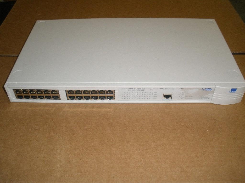 Superstack Switch 3300 TM-1698-610-011-1.00 3C16986A 24-PORT