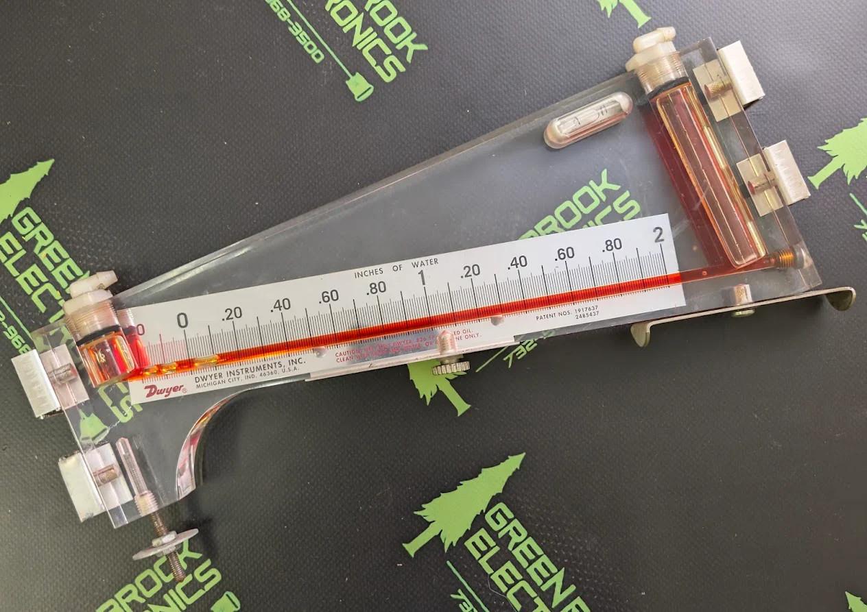 102.5 Dwyer solid plastic portable manometer 20-0-2.0 RANGE INCHES