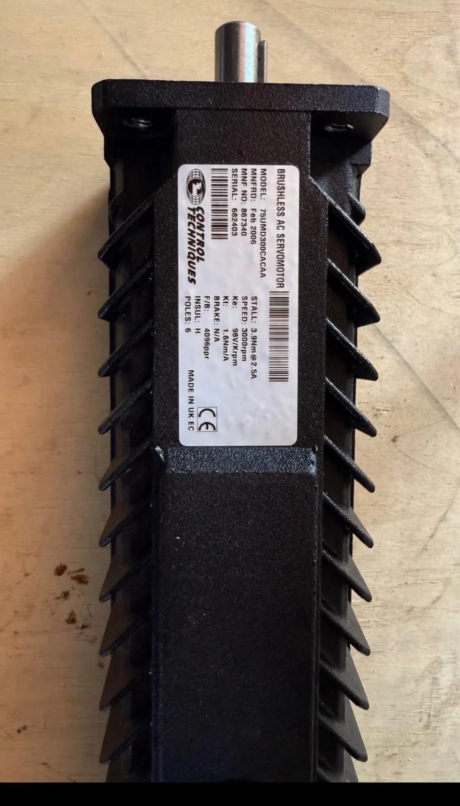 75UMD300CACAA SERVO MOTOR