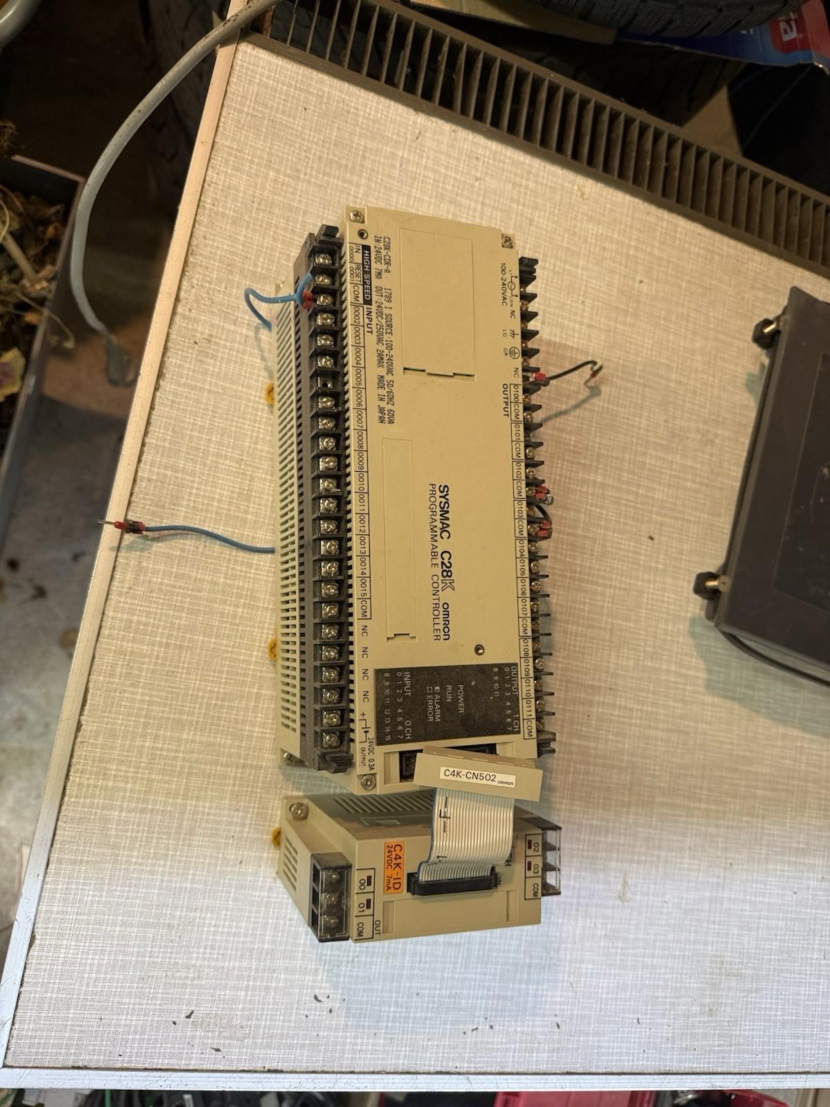 SYSMAC C28K PROGRAMMABLE CONTROLLER C28K-CDR-A 100-240Vac 24Vdc
