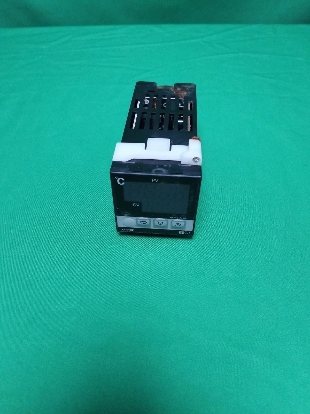 E5CJ-R2 E5CJR2 Defective