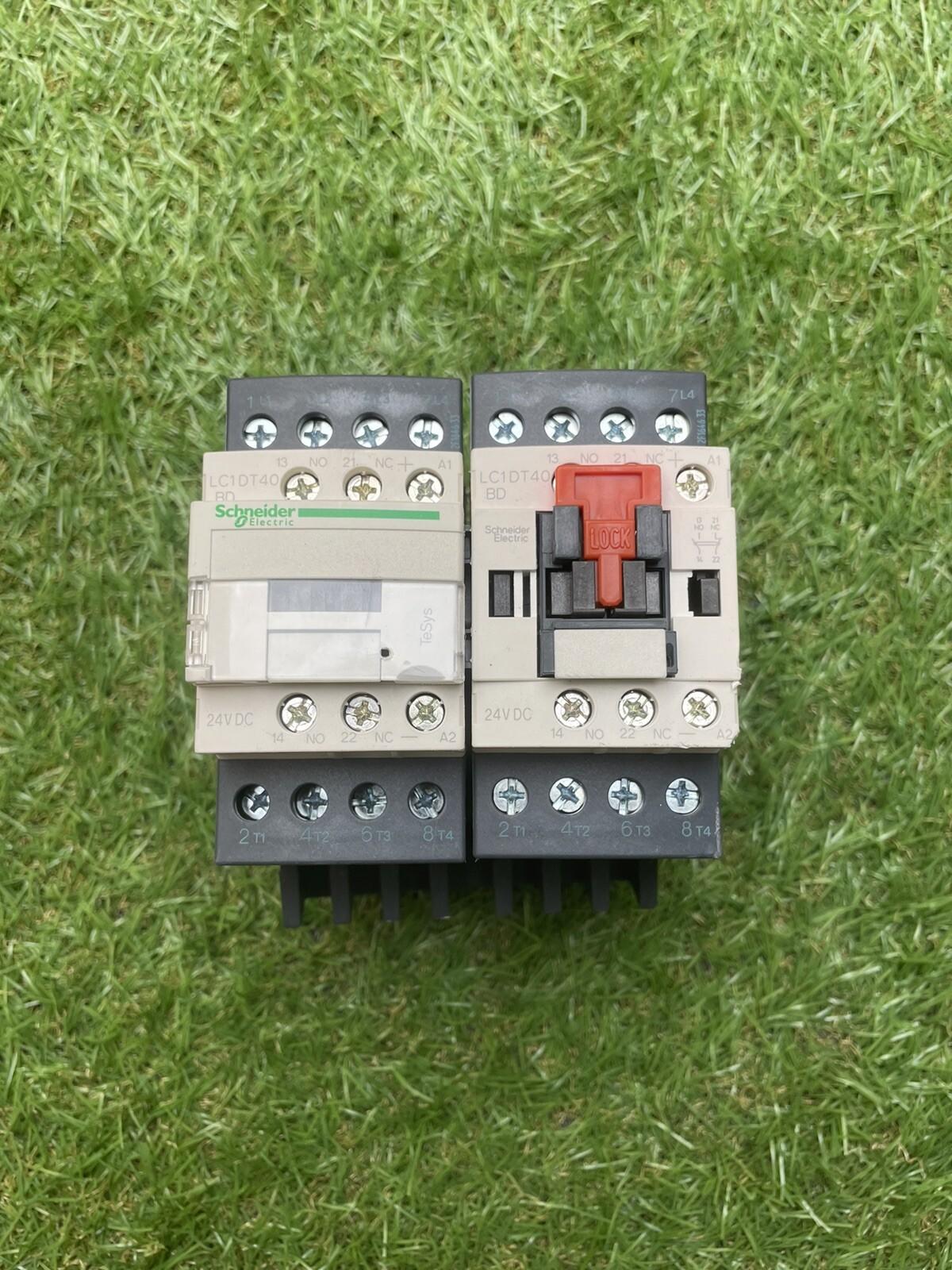 TeSys Deca changeover contactor - 4P(4 NO) - AC-1 - <= 440 V 40 A - 24 V DC coil