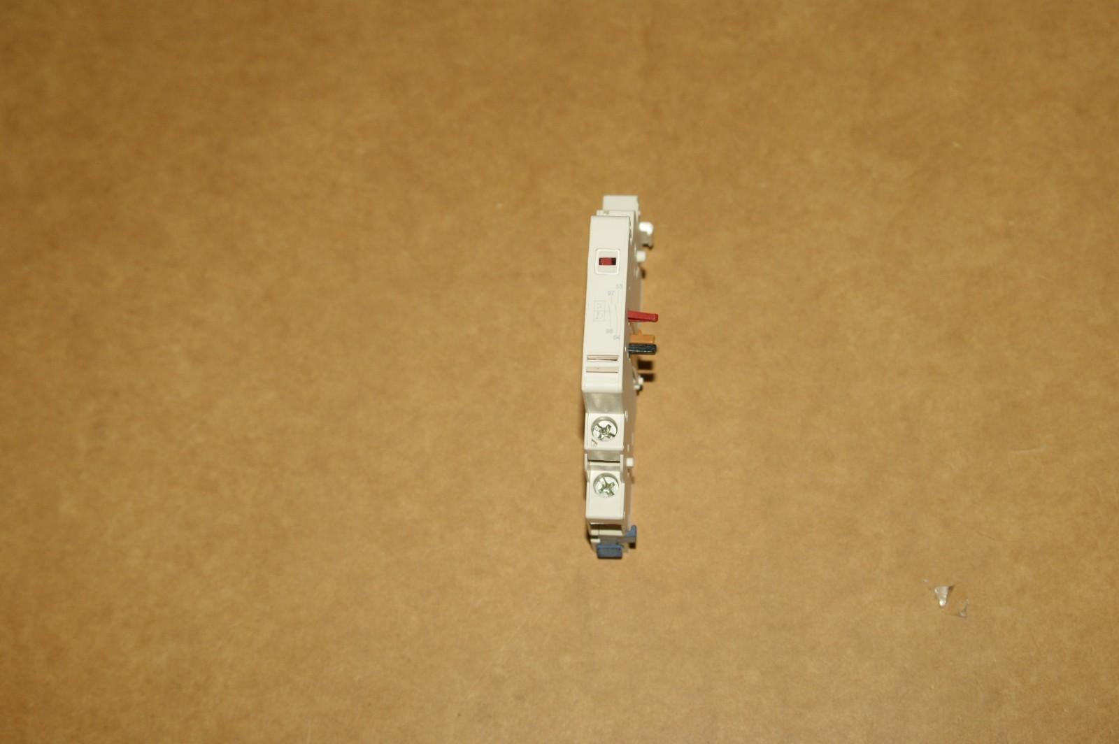 TeSys Deca - auxiliary contact - 1 NO + 1 NO (fault)