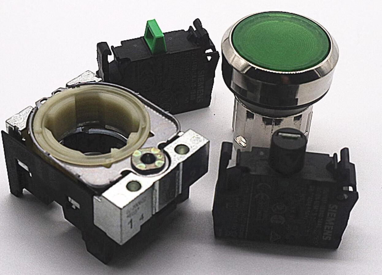 ILLUMINATED PUSHBUTTON, MOM, GRN, FLUSH