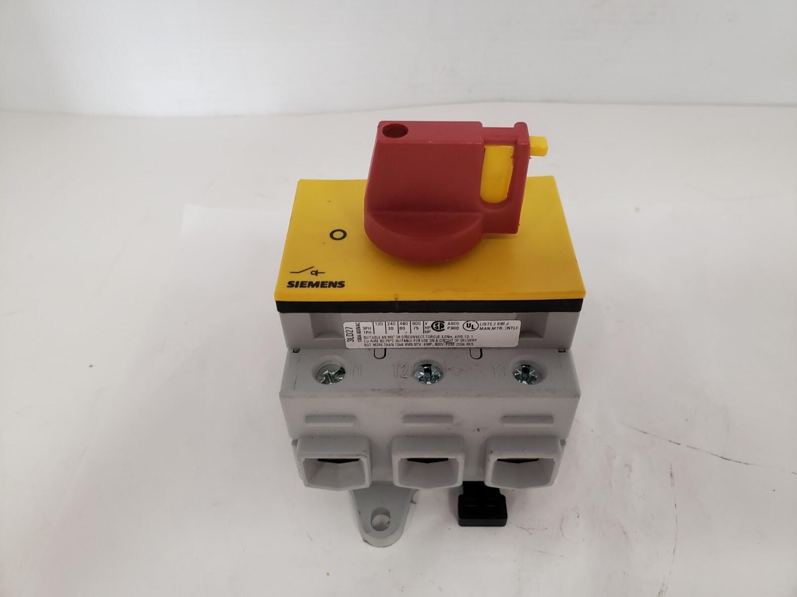 DISC SW 100A KNOB DIST BOARD R/Y 3P