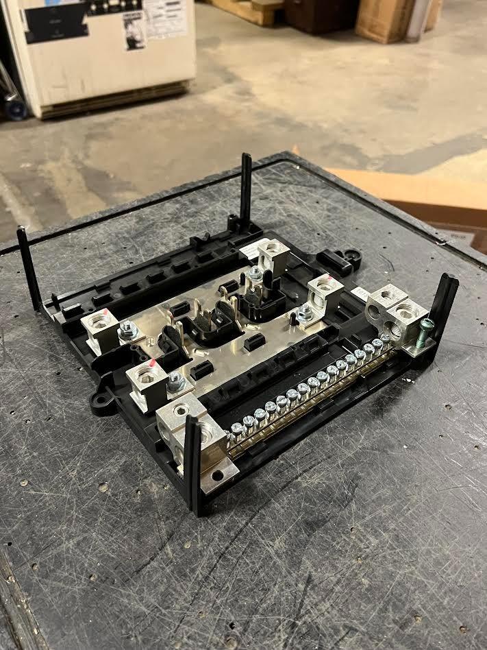 INT 08/16 ML 200 AMP CU BUS FEED THRU
