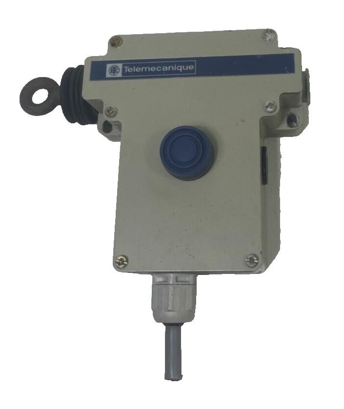 Latching emergency stop rope pull switch, Telemecanique rope pull switches XY2C, e XY2CE, LH side -2NC+2 NO, Booted pushbutton