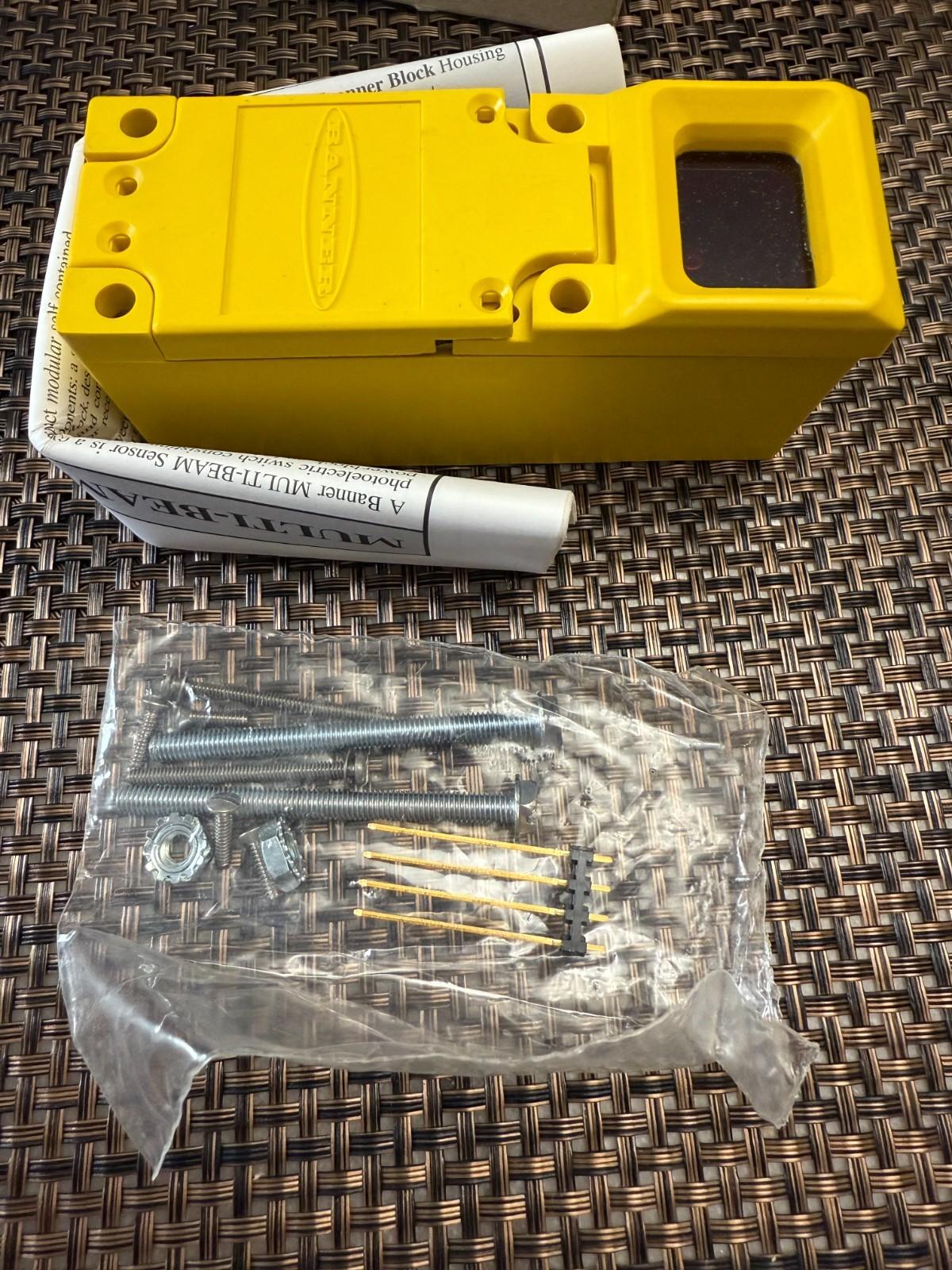 MULTI-BEAM: 3/4 Wire Scanner Block - Emitter, Range: 3 m, Input: depends on power block, Output: depends on power block, Interconnecting Pins