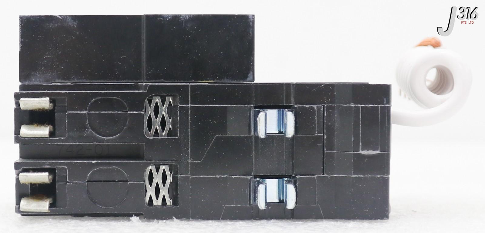 Mini circuit breaker, QO, 20A, 2 pole, 120/240VAC, 10kA, 6mA grd fault A, pigtail, plug in mount