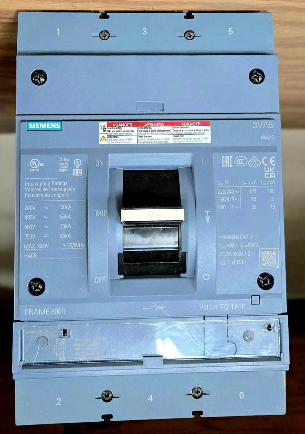 BRKR 3VA55 3P 700A 65KA FTAM NUT