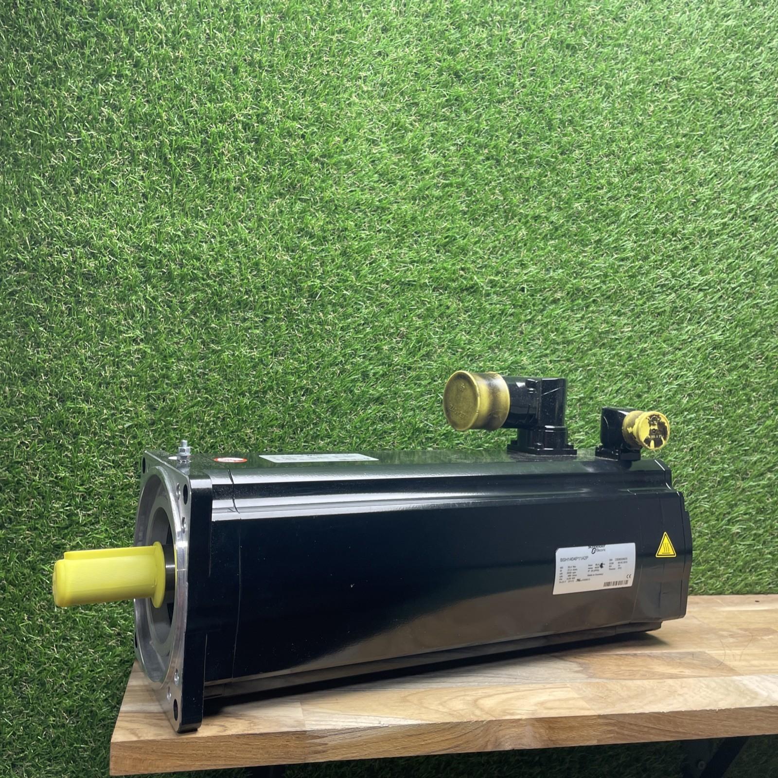 servo motor BSH, Lexium 32, 32.1N.m, 3000rpm, 140mm, keyed shaft, Sincos single turn, without brake, IP50