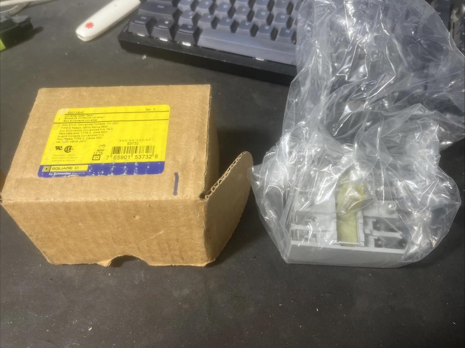 Adder deck, Harmony 8501X, screw clamp terminals, 10A resistive at 600V AC, 4NO, 4 standard contact cartridges