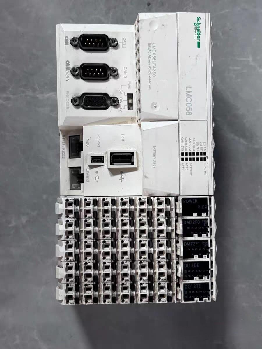 LMC058 MODICON LMC058LF42S0 MOTION CONTROLLER WITH MODULES
