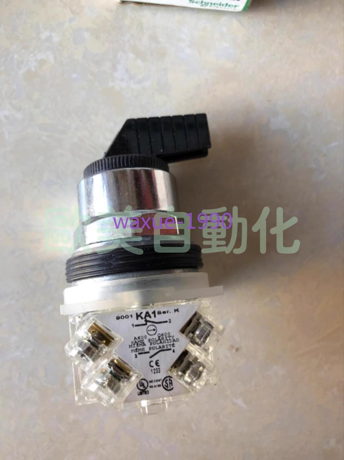 Selector switch, Harmony 9001K, metal, black long handle, 30mm, 3 positions, return both sides to center, 1 change over