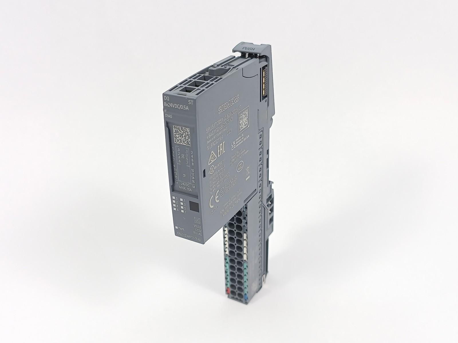 SIPLUS ET 200SP DQ 8x24VDC/0.5A ST